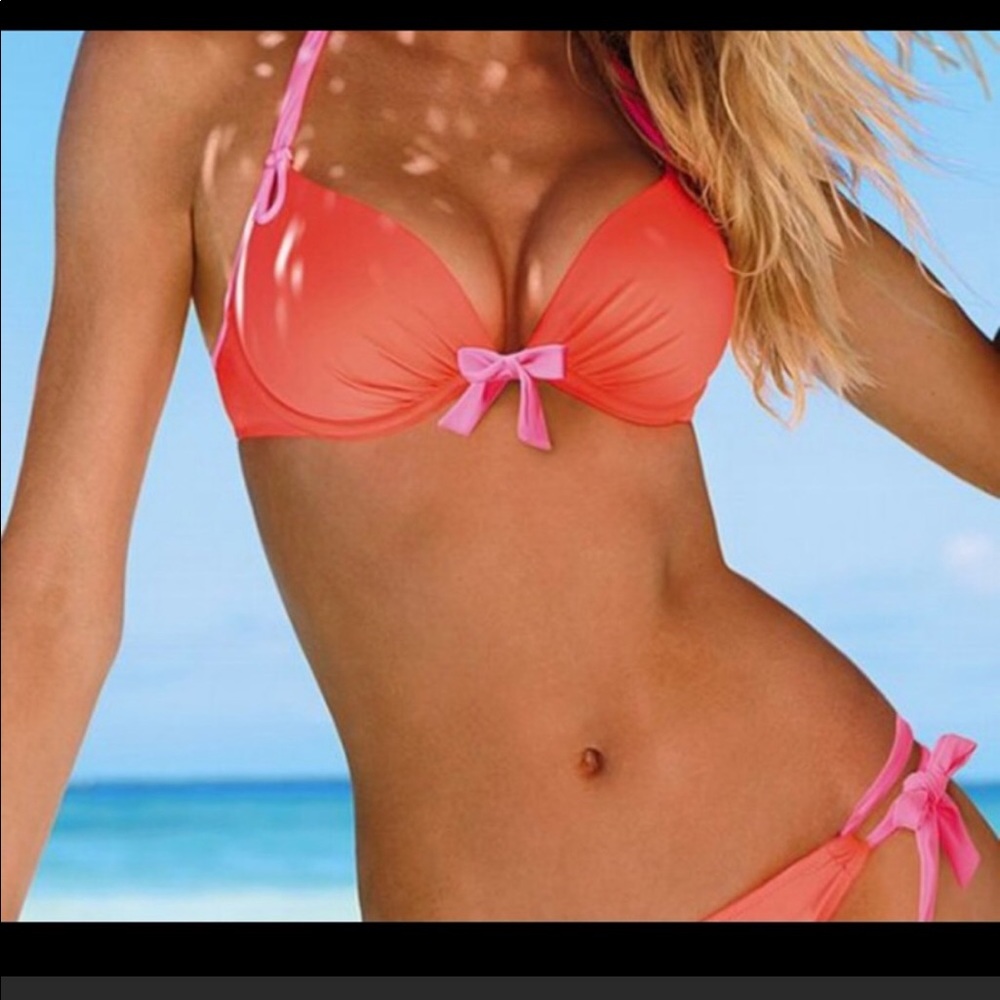 The bombshell push up halter